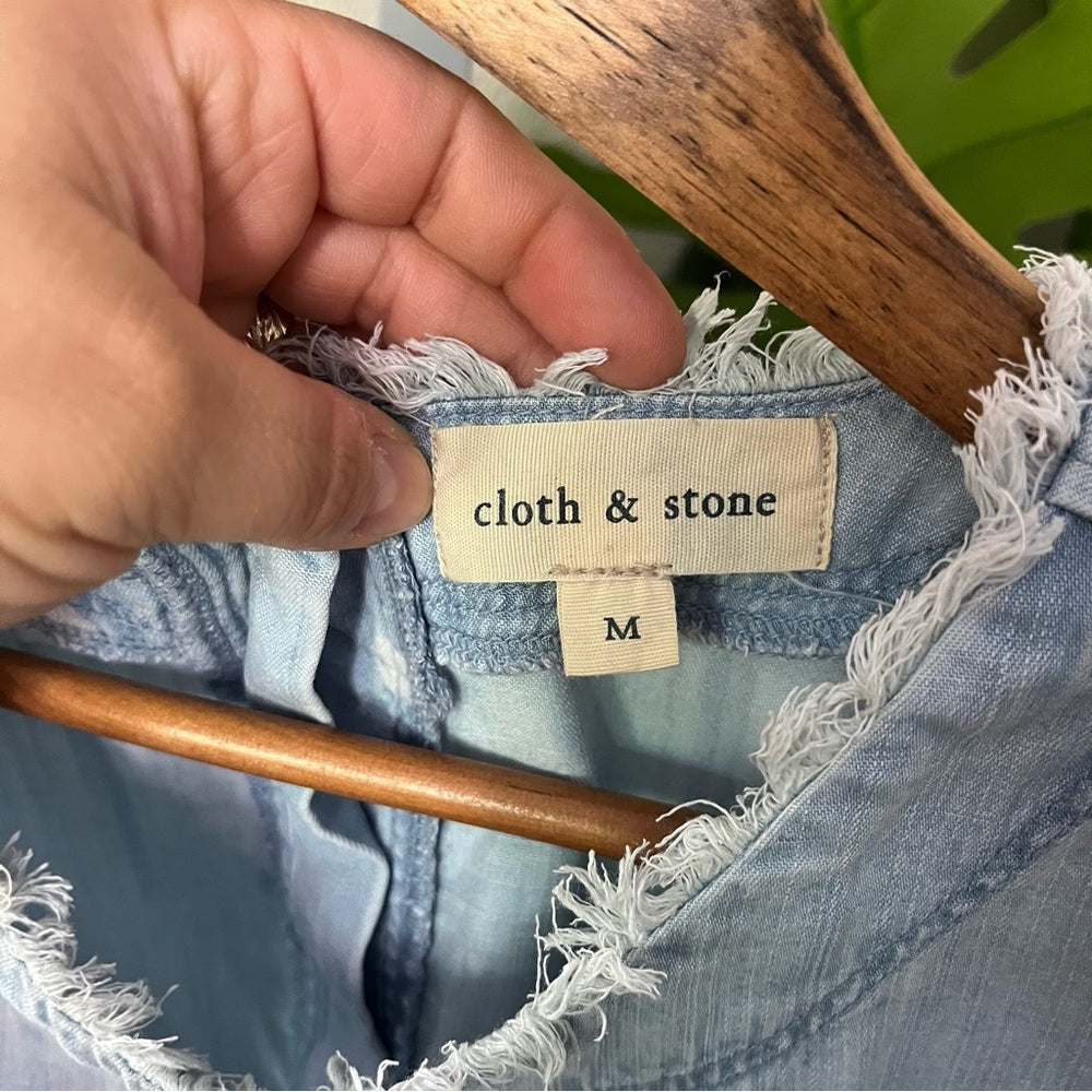 ✨ Cloth & Stone (Anthro) Polka Dot Chambray Tank Top M | Button-Back Fringe Top