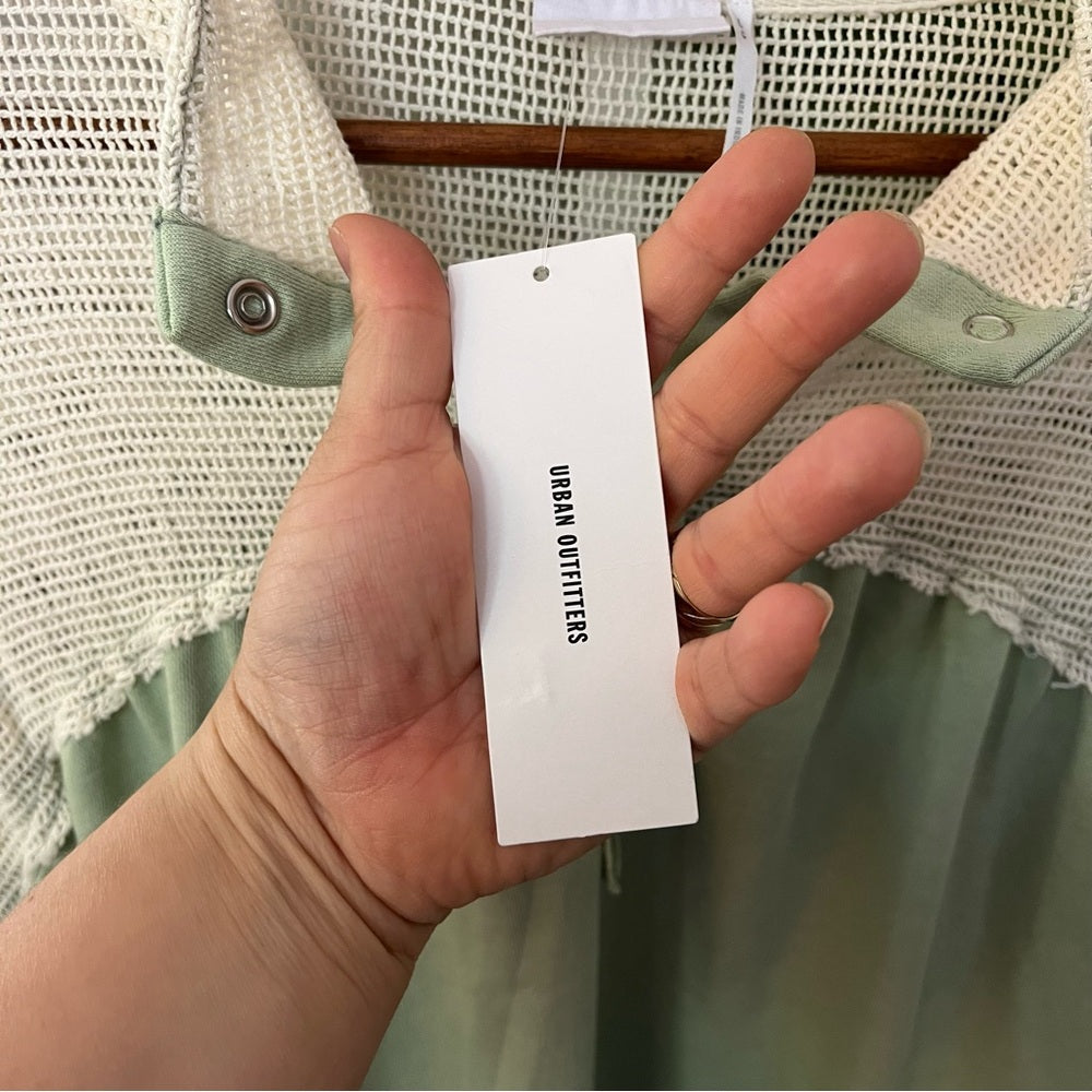 ✨ Urban Outfitters Sage Green & Cream Mesh Pullover Sz L | Lightweight Top